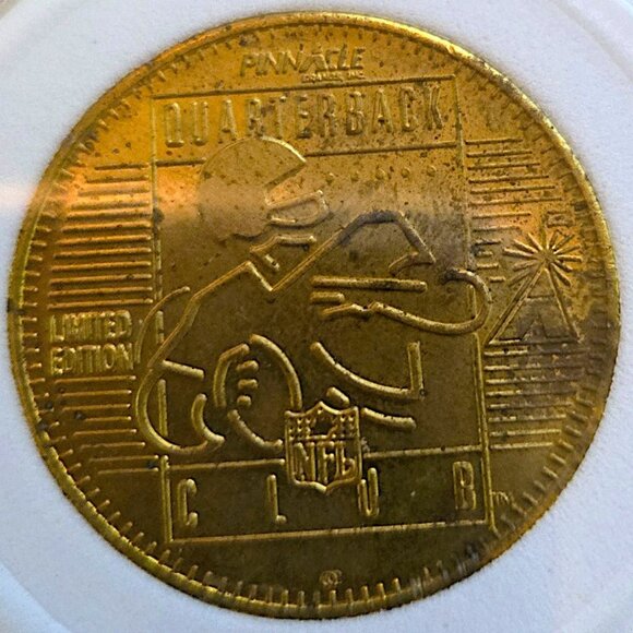 Jeff Hostetler #15 Oakland Raiders 1996 Pinnacle QB Club Vintage NFL Coin - Picture 4 of 4